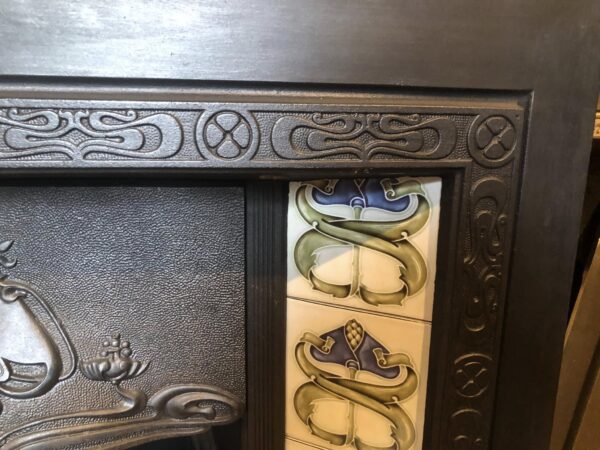 Antique Art Nouveau cast iron fireplace insert - Image 3
